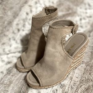Prada wedge gorgeous shoes size 7